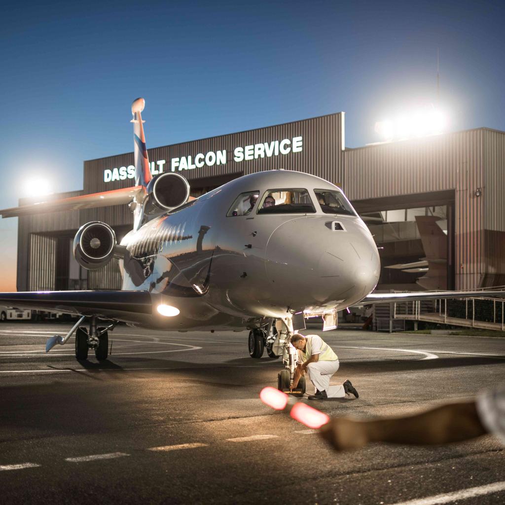 Dassault Falcon Service